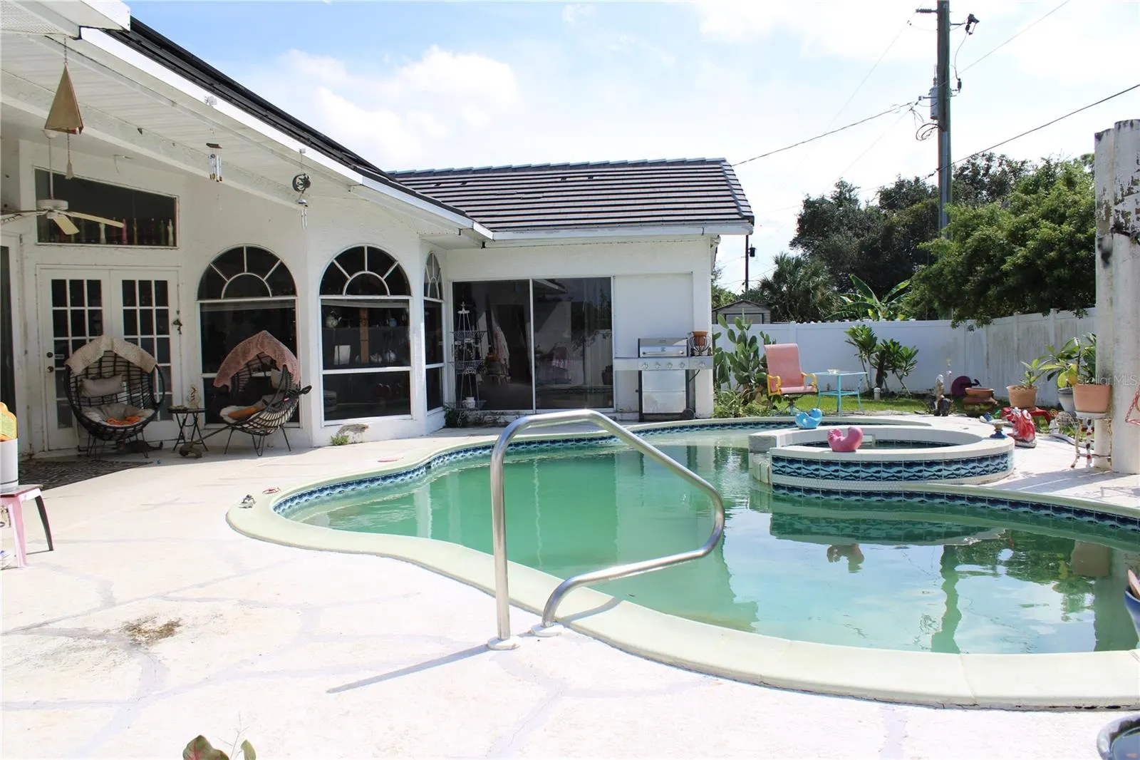 22309 PEACHLAND BLVD