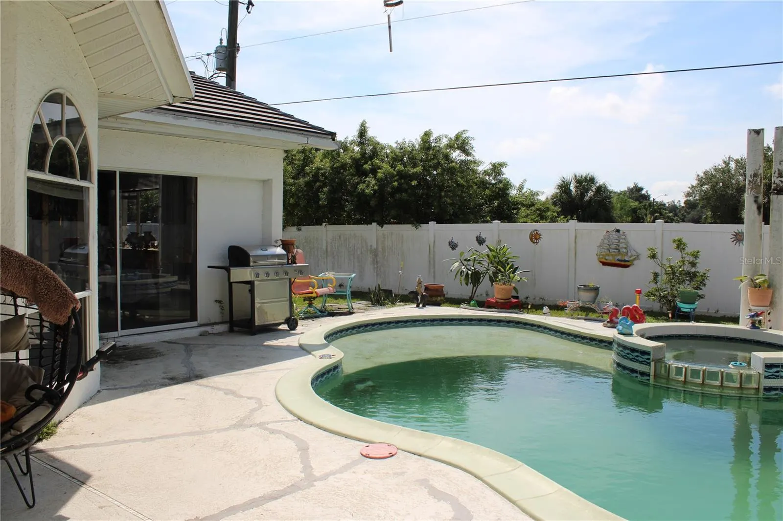 22309 PEACHLAND BLVD