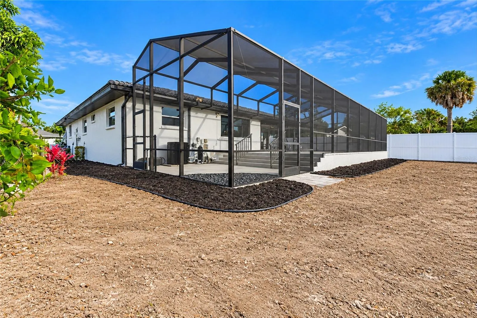 511 BONITO AVE