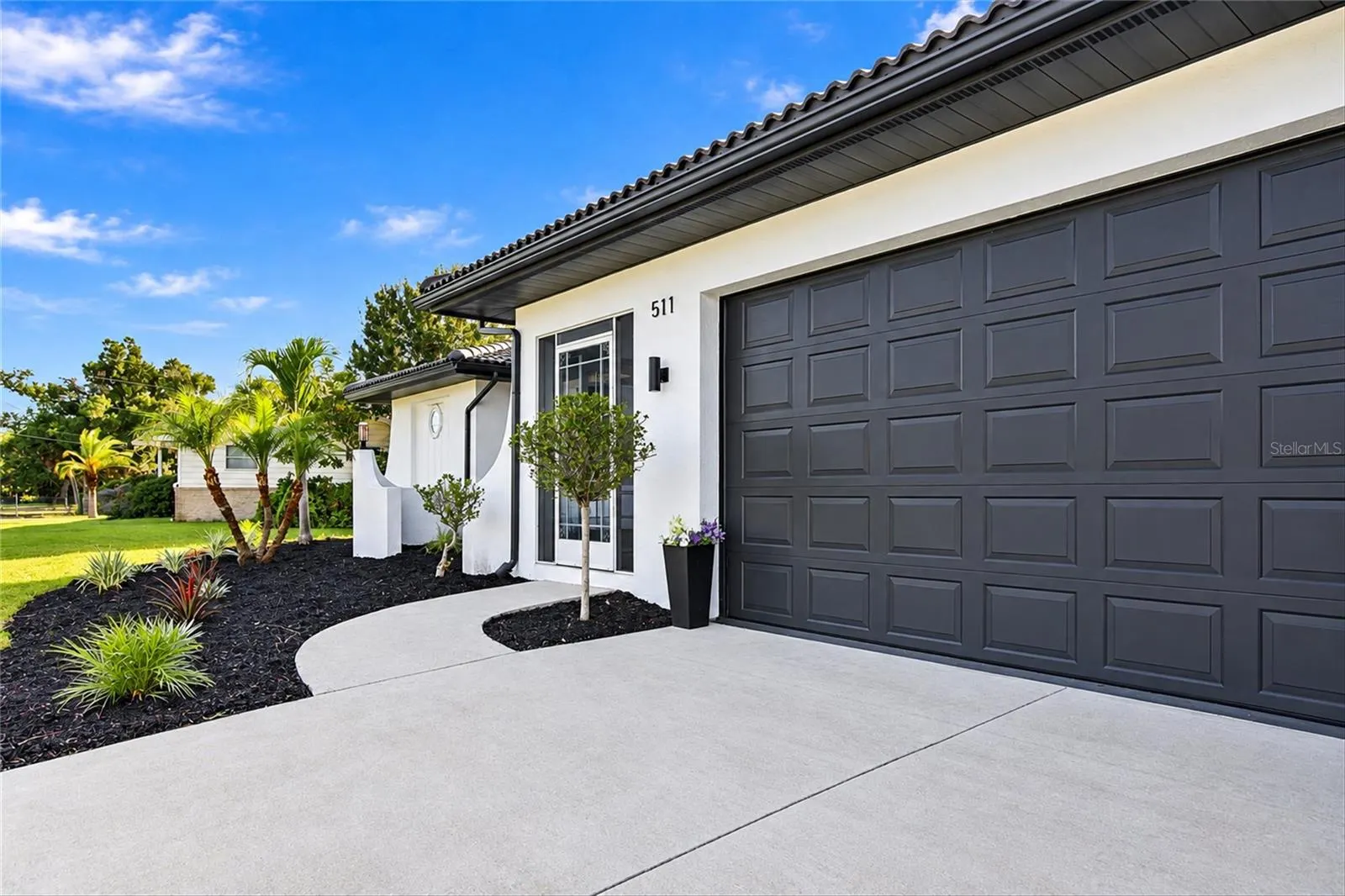 511 BONITO AVE