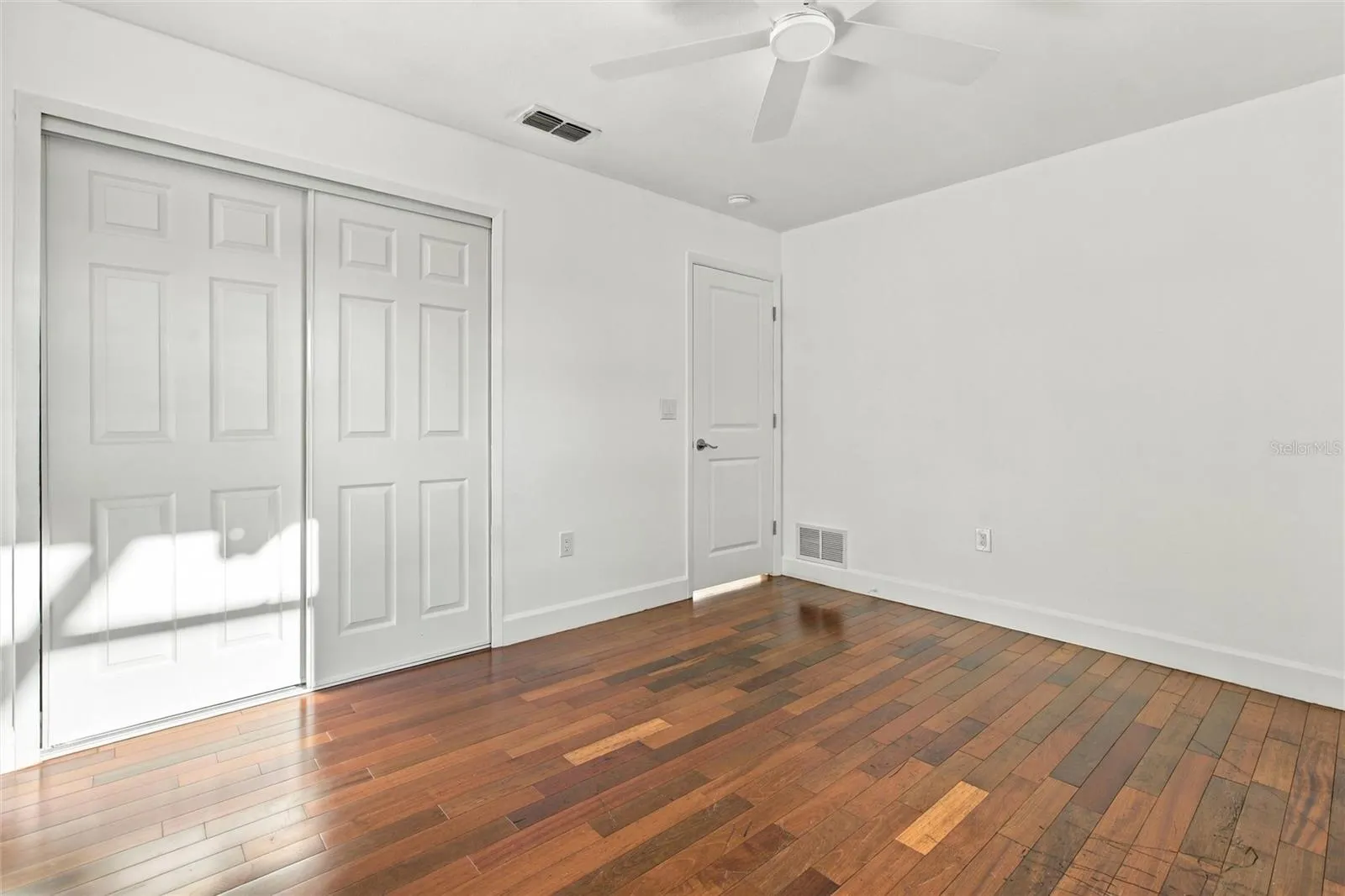 511 BONITO AVE
