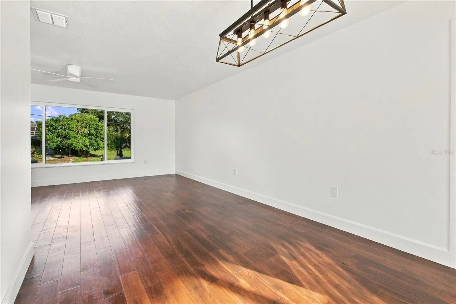 511 BONITO AVE