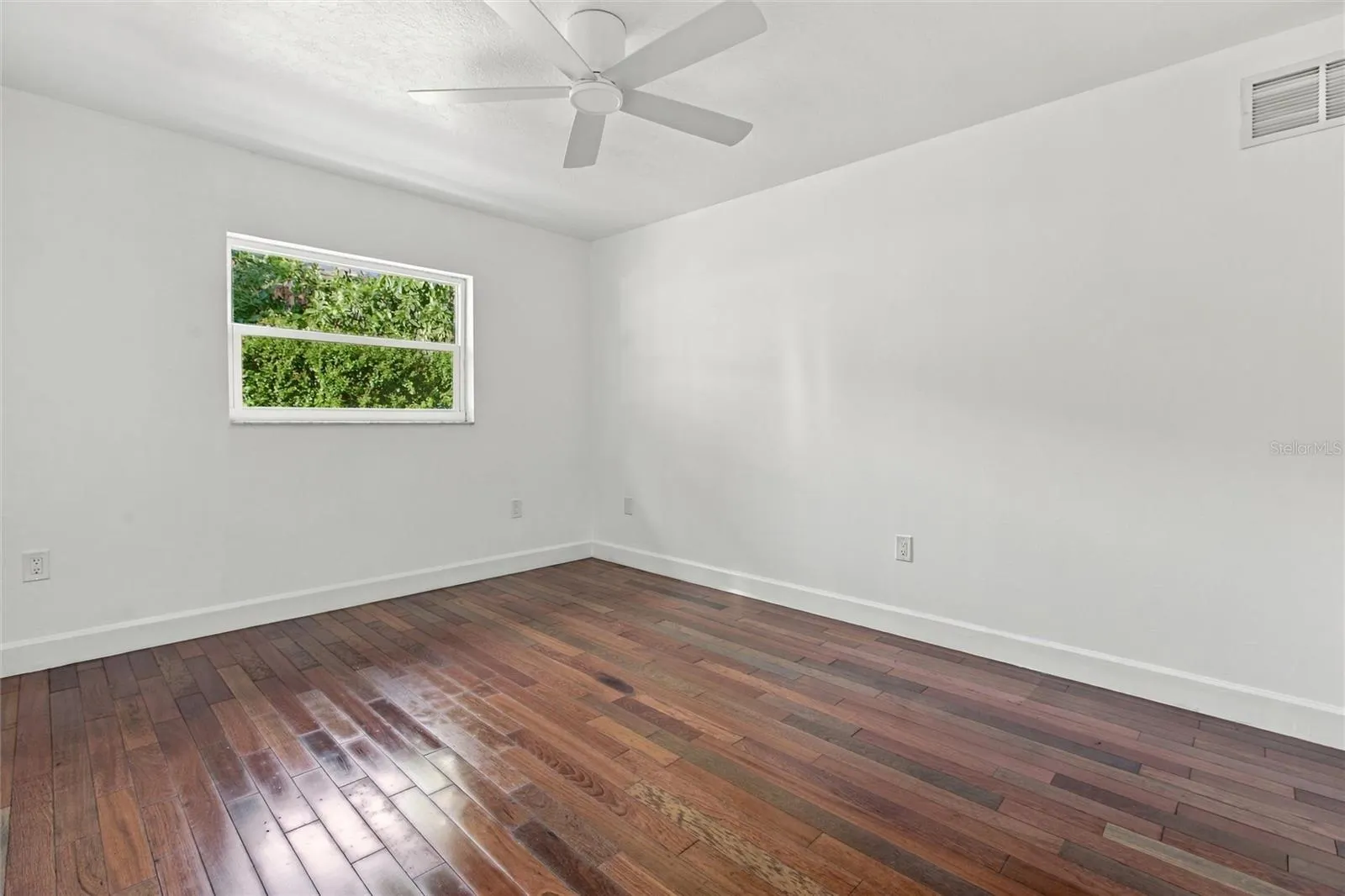 511 BONITO AVE