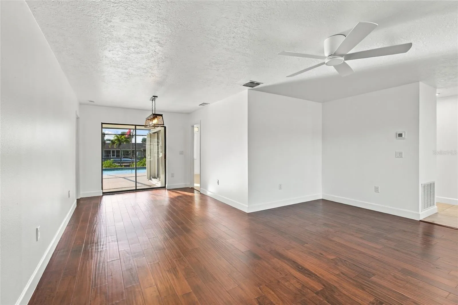 511 BONITO AVE