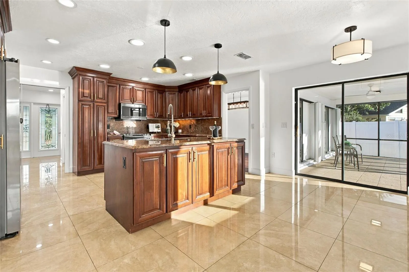 511 BONITO AVE