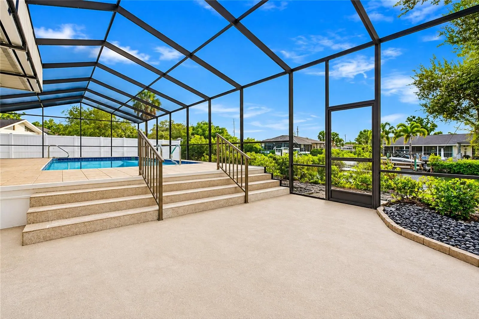 511 BONITO AVE
