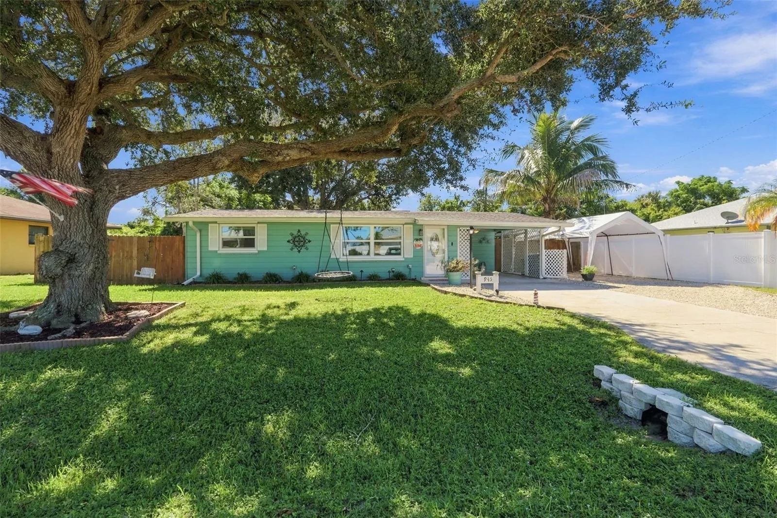 945 HORIZON RD