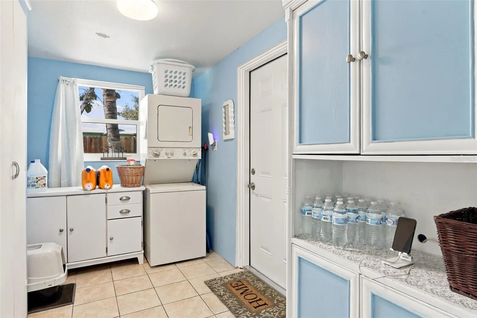945 HORIZON RD
