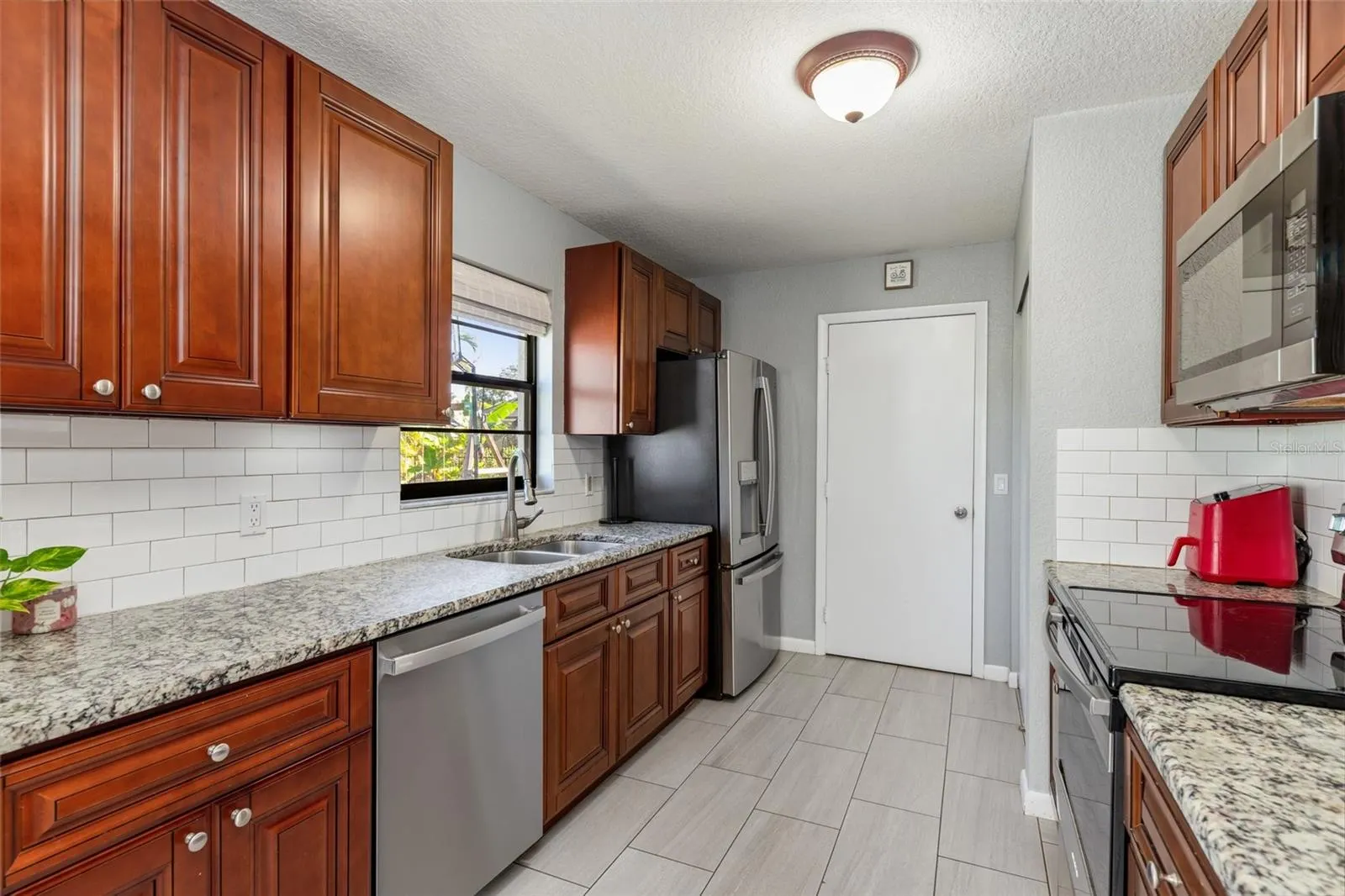 25683 AYSEN DR