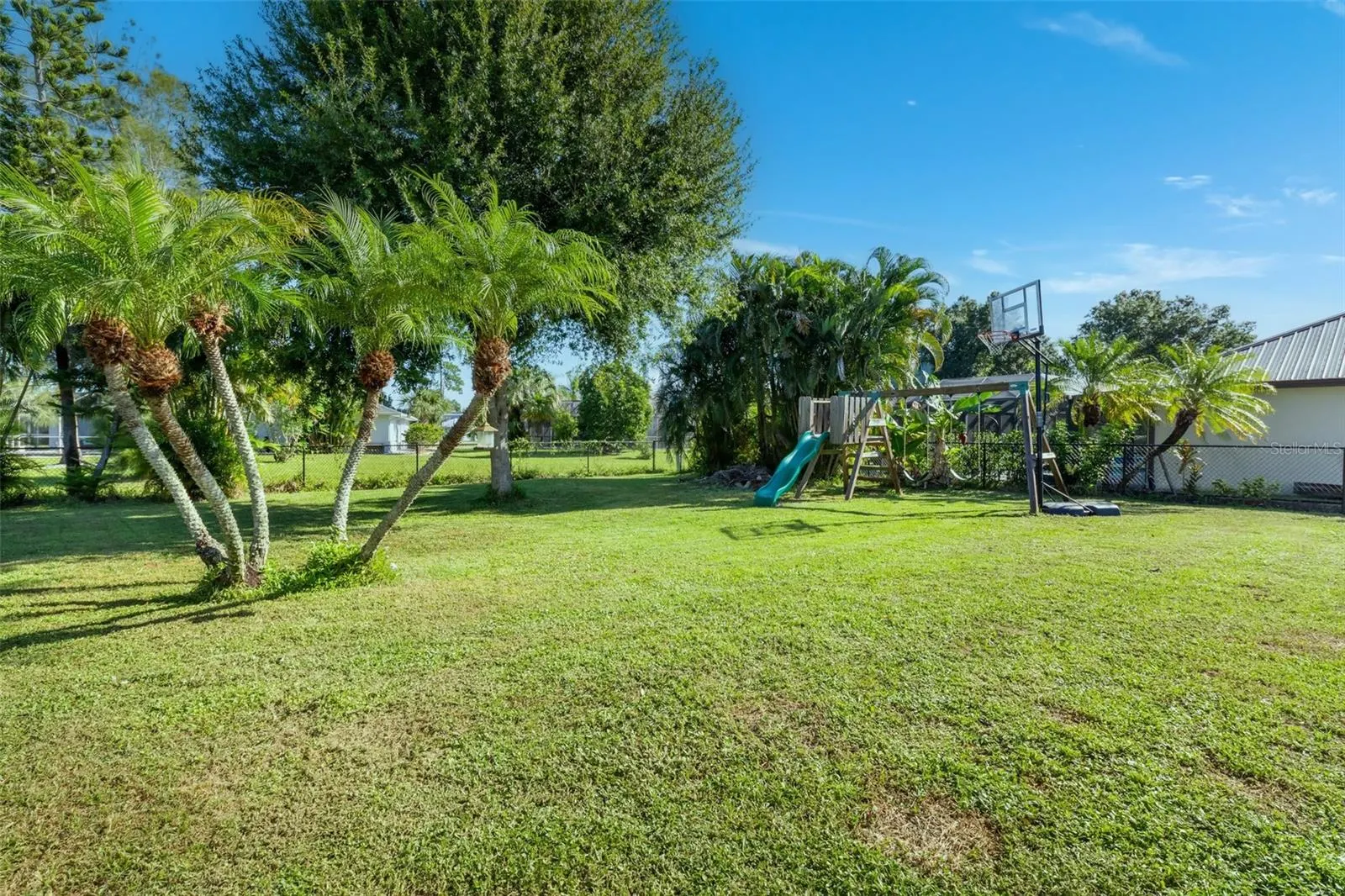 25683 AYSEN DR