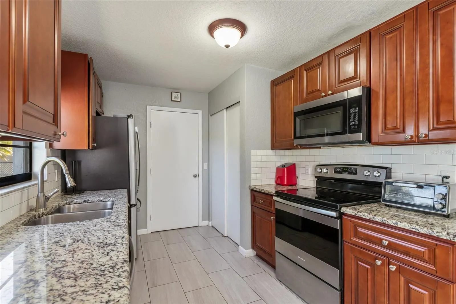 25683 AYSEN DR
