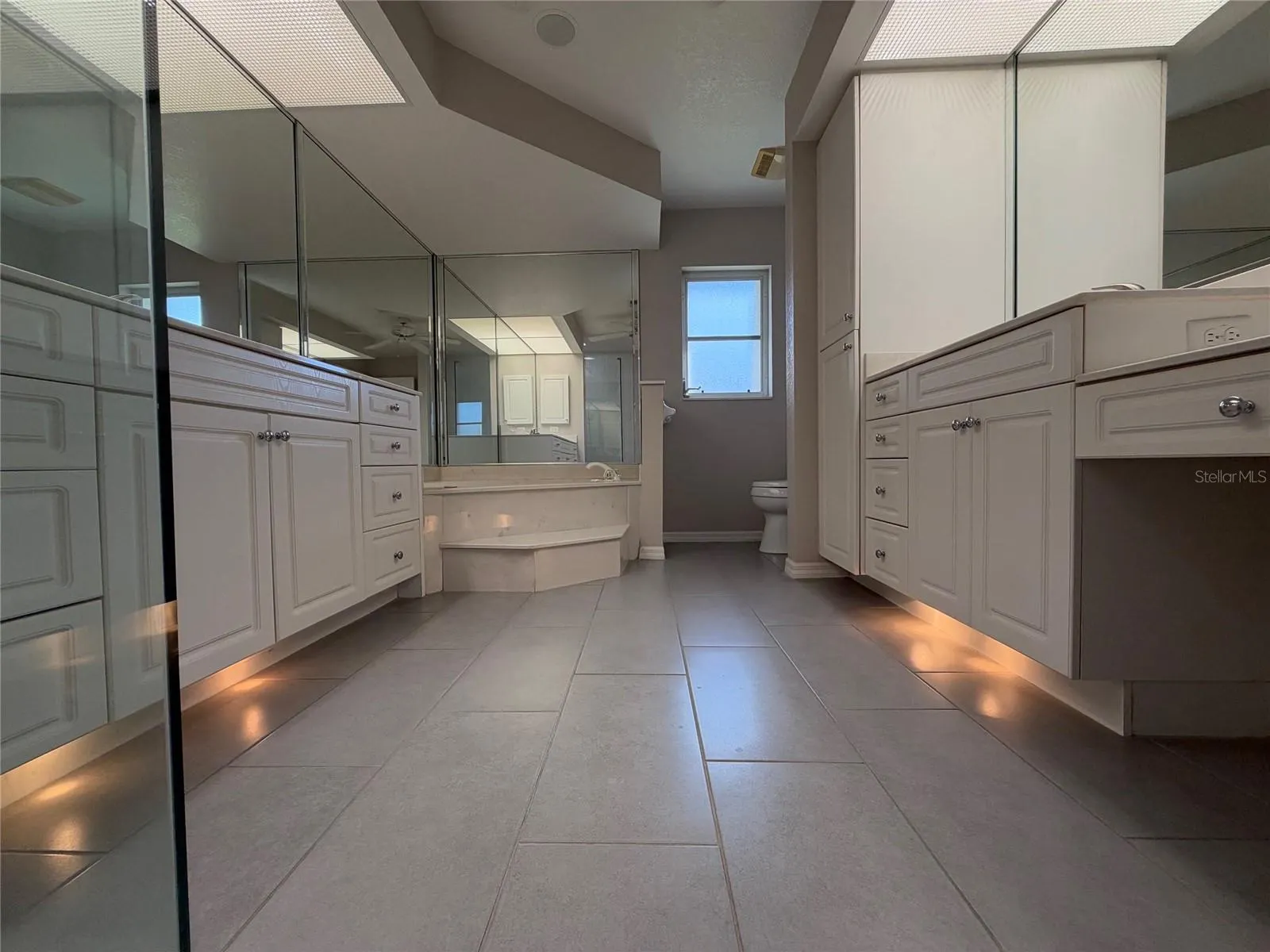 211 ANTOFAGASTA ST