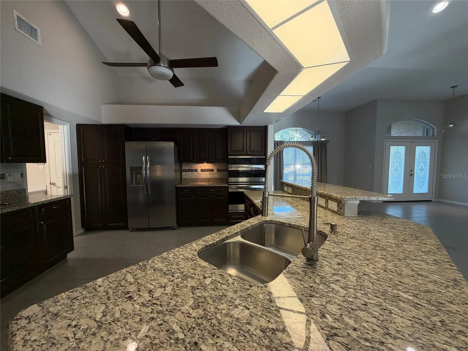 211 ANTOFAGASTA ST