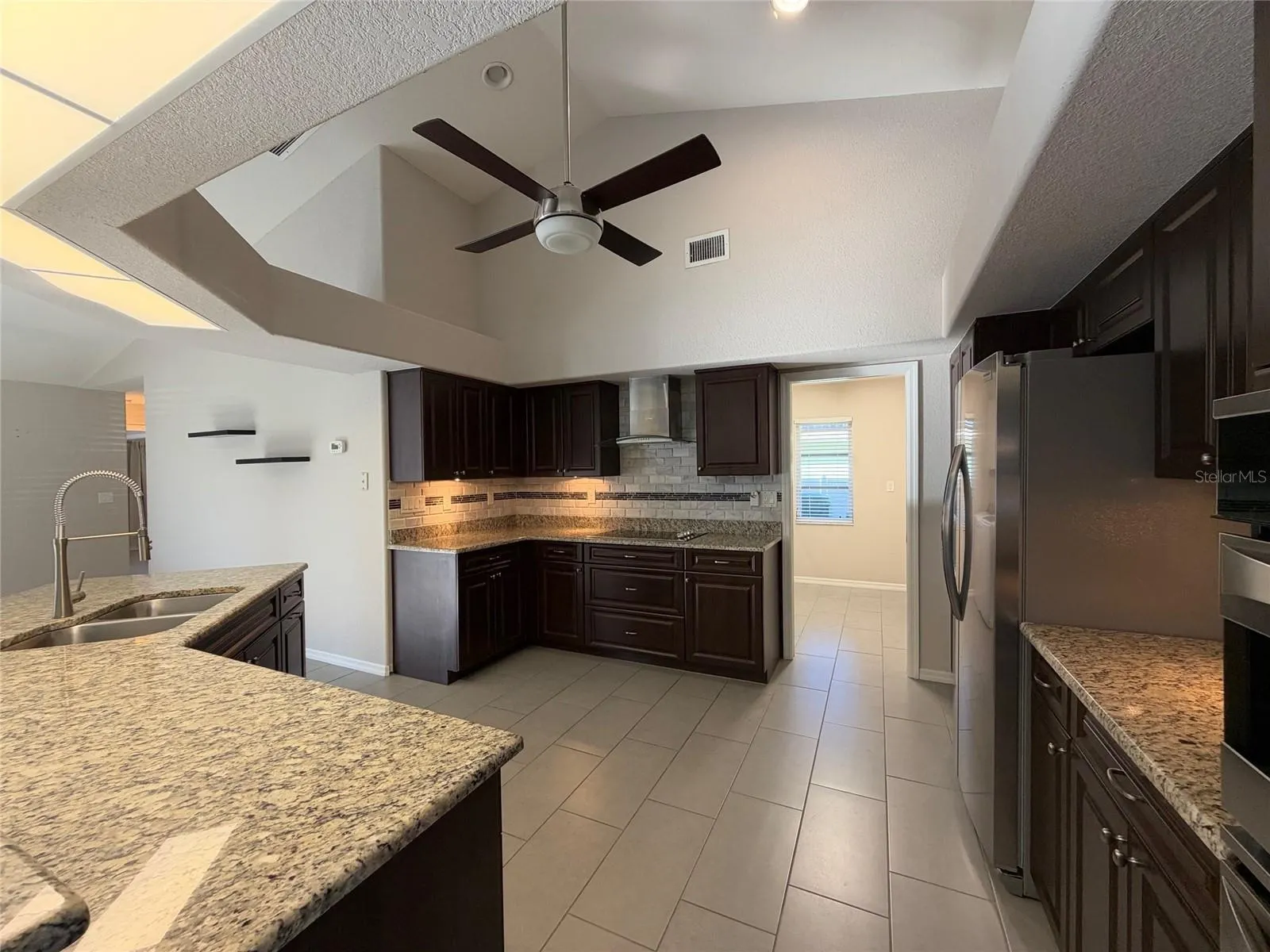 211 ANTOFAGASTA ST