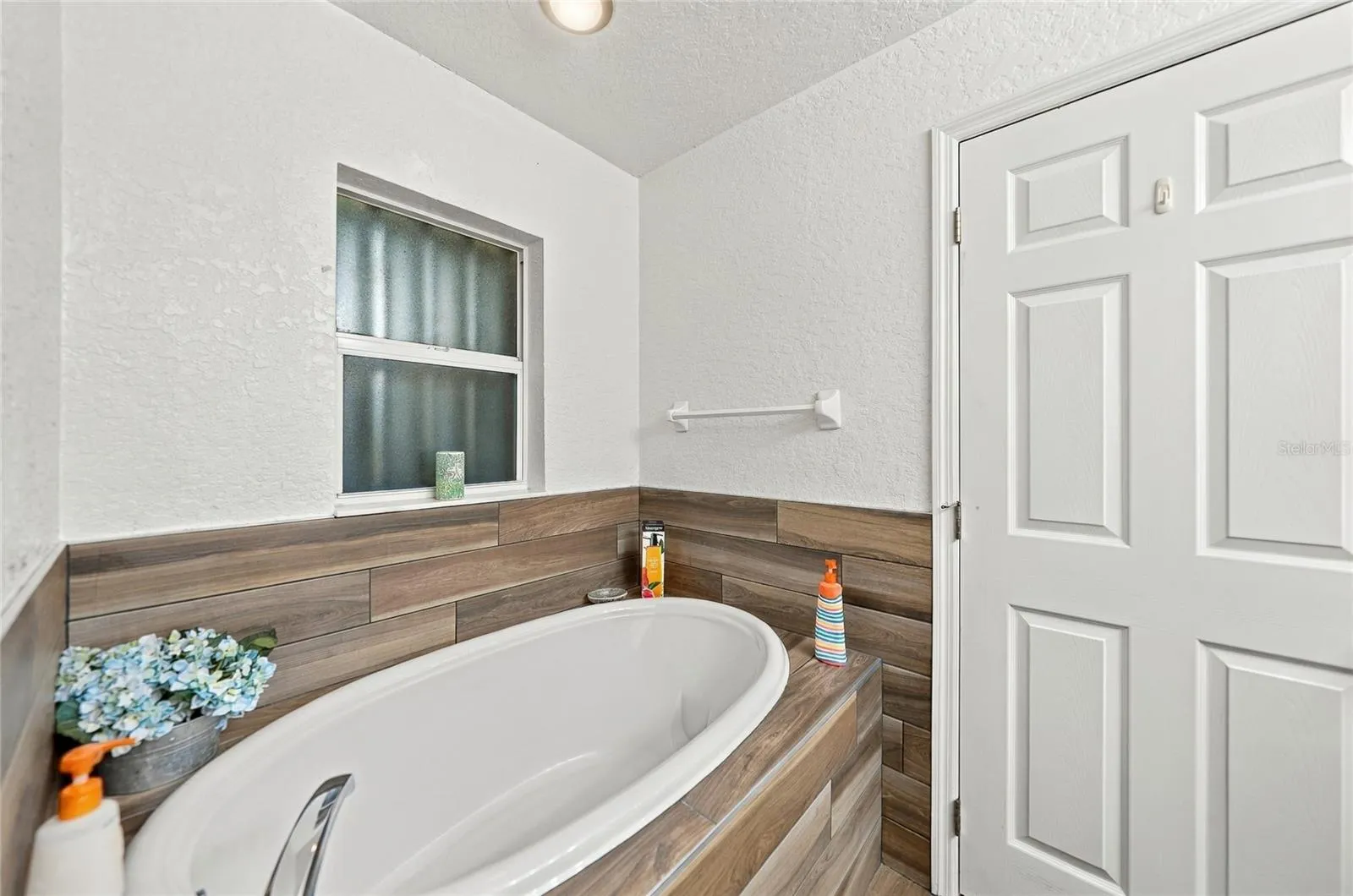 3400 POINT ST