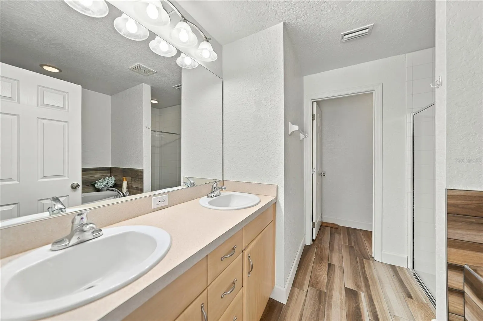 3400 POINT ST