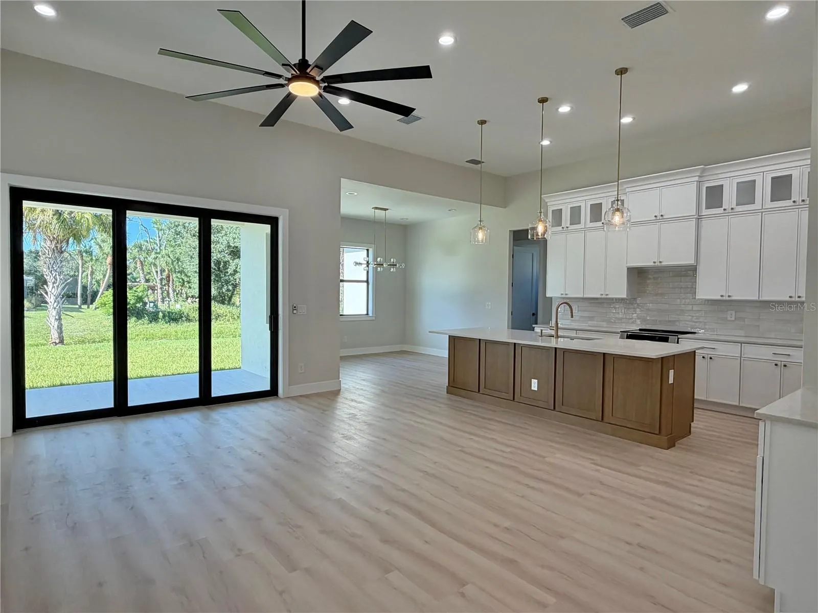 2617 SNOWFLAKE LN