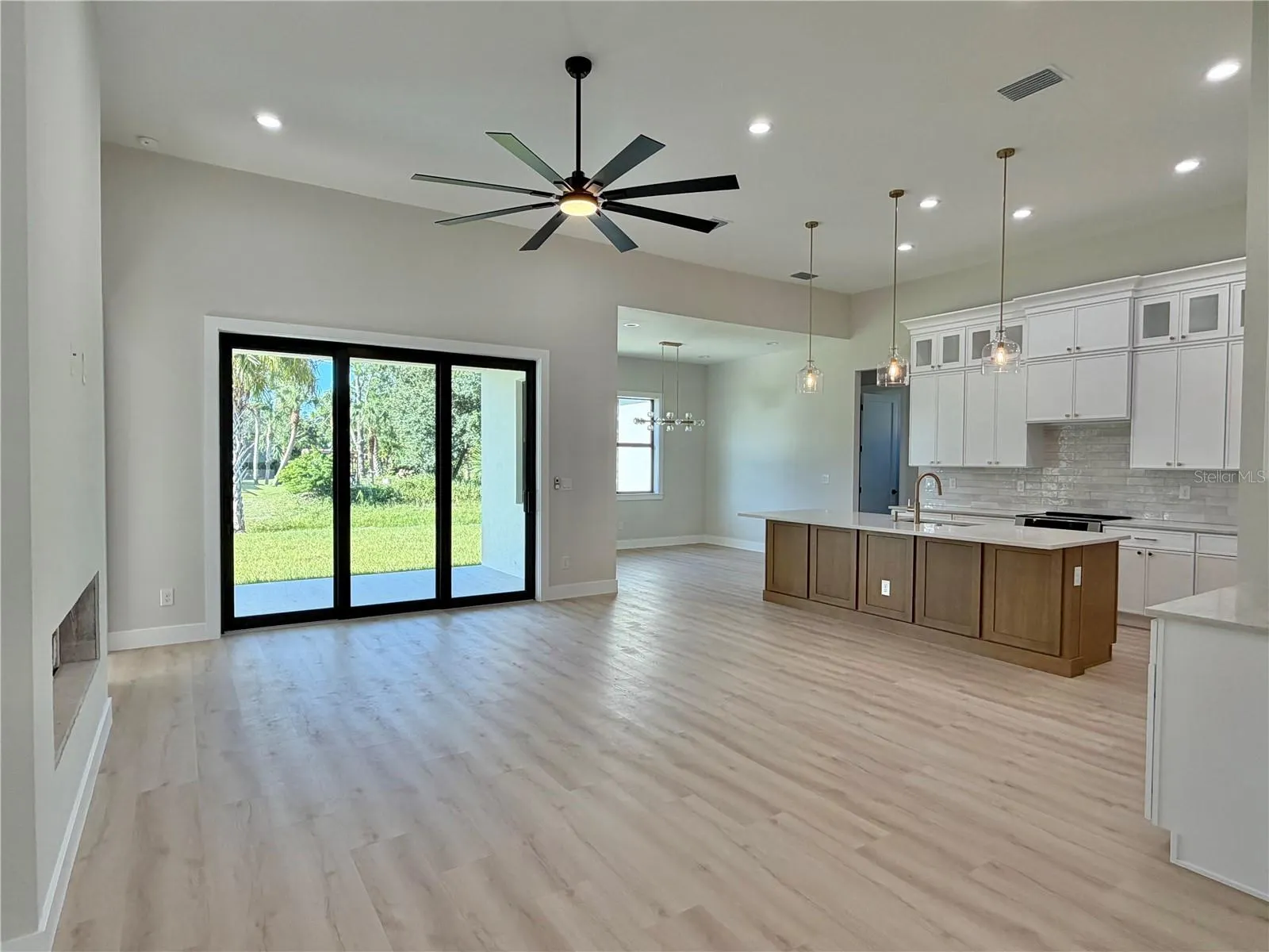 2617 SNOWFLAKE LN
