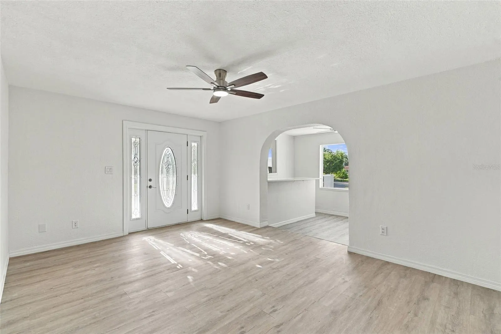 1129 SW GOLDEN AVE