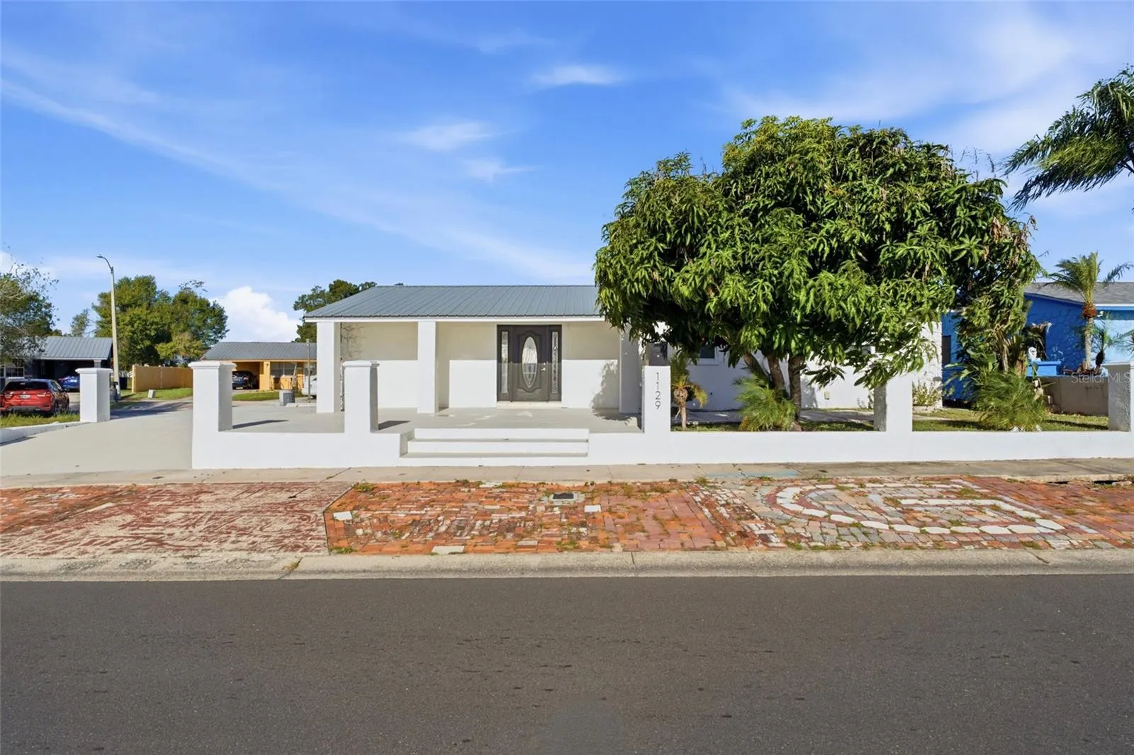1129 SW GOLDEN AVE