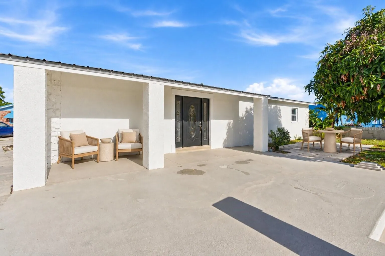 1129 SW GOLDEN AVE