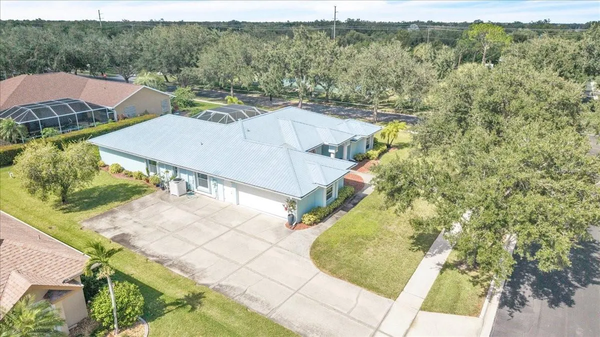 1041 HARBOUR DRAKE DR