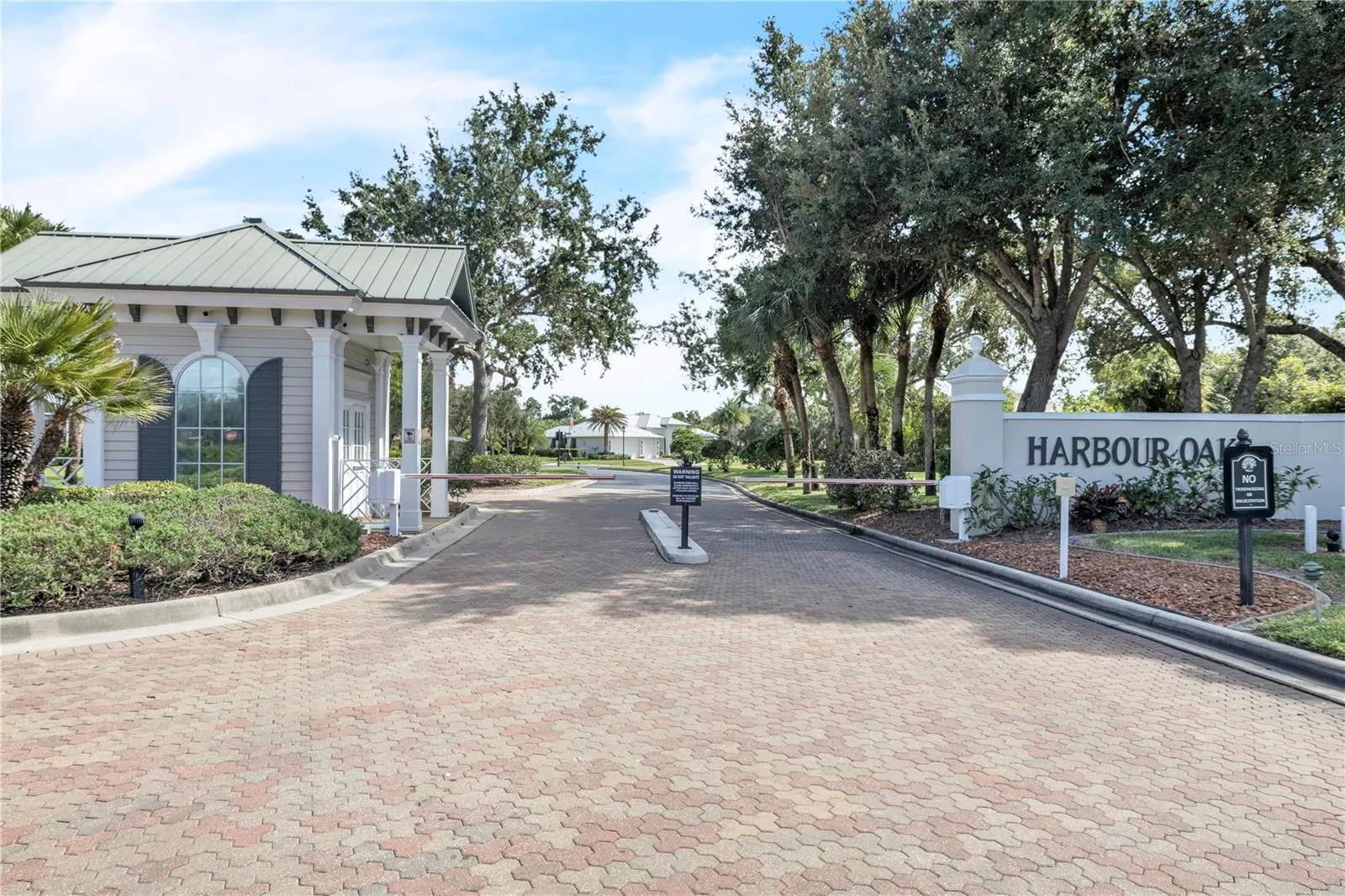 1041 HARBOUR DRAKE DR