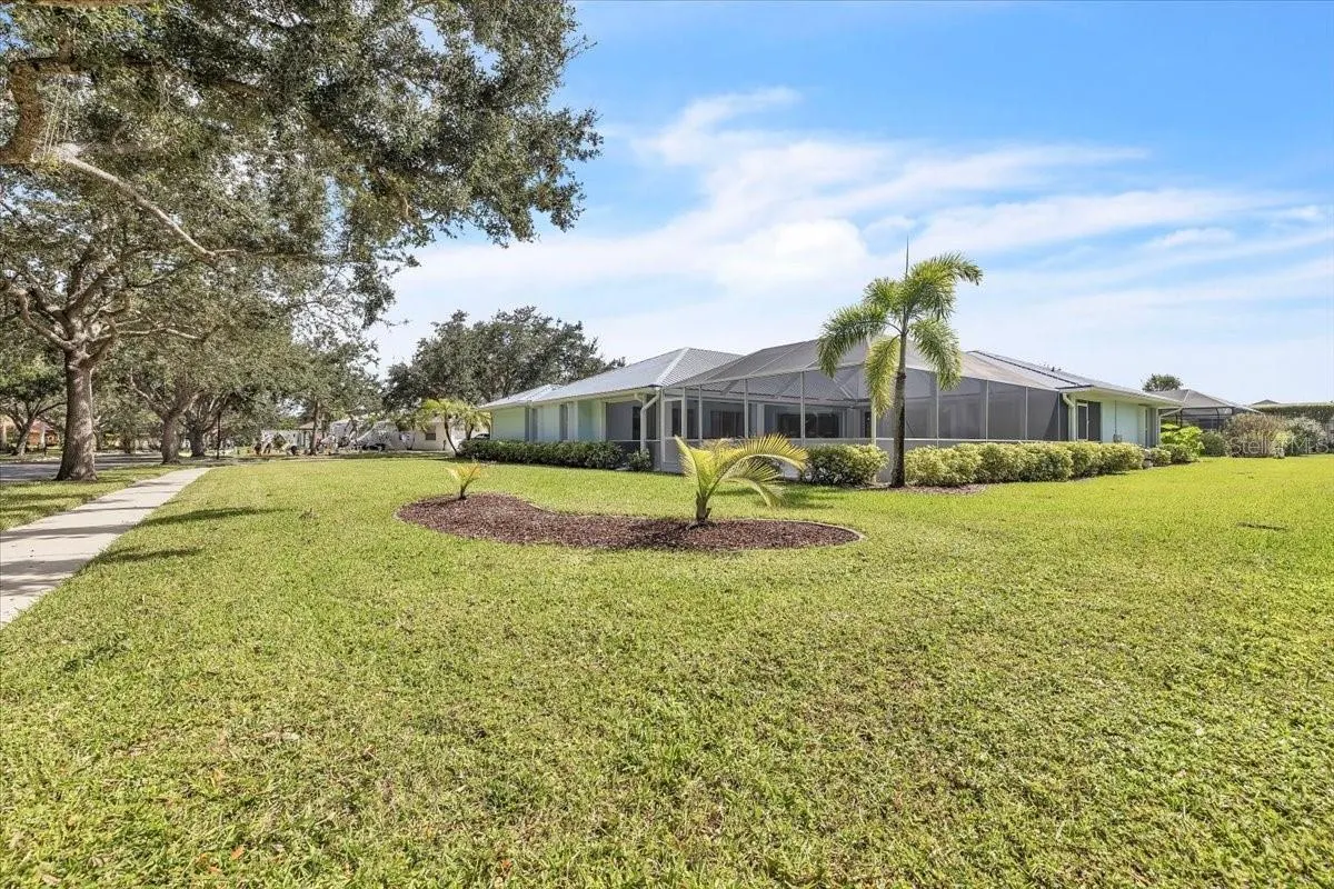 1041 HARBOUR DRAKE DR