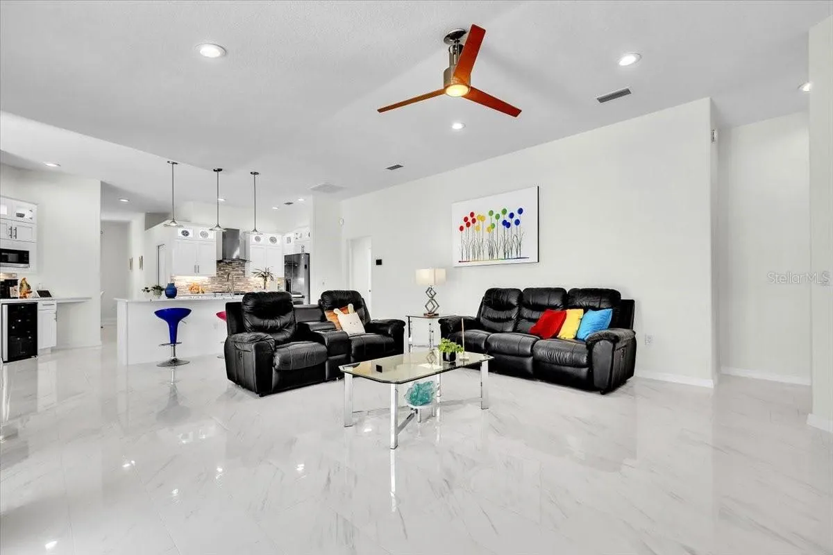 1041 HARBOUR DRAKE DR