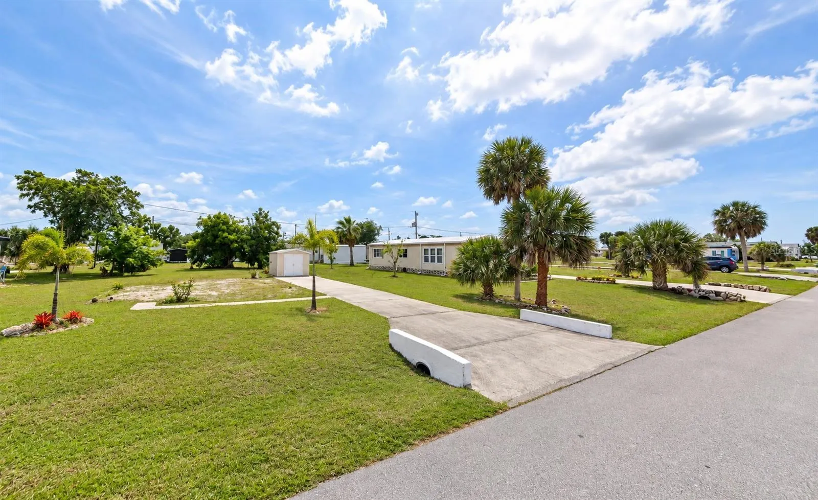 1253 IBIS DR