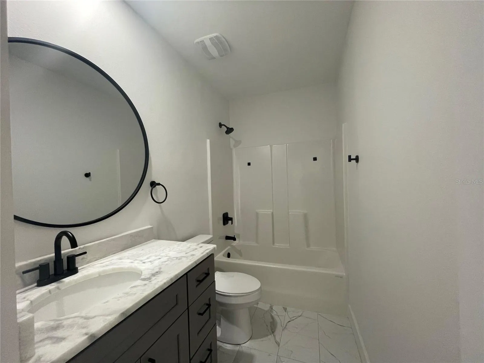 26 DONLON DR