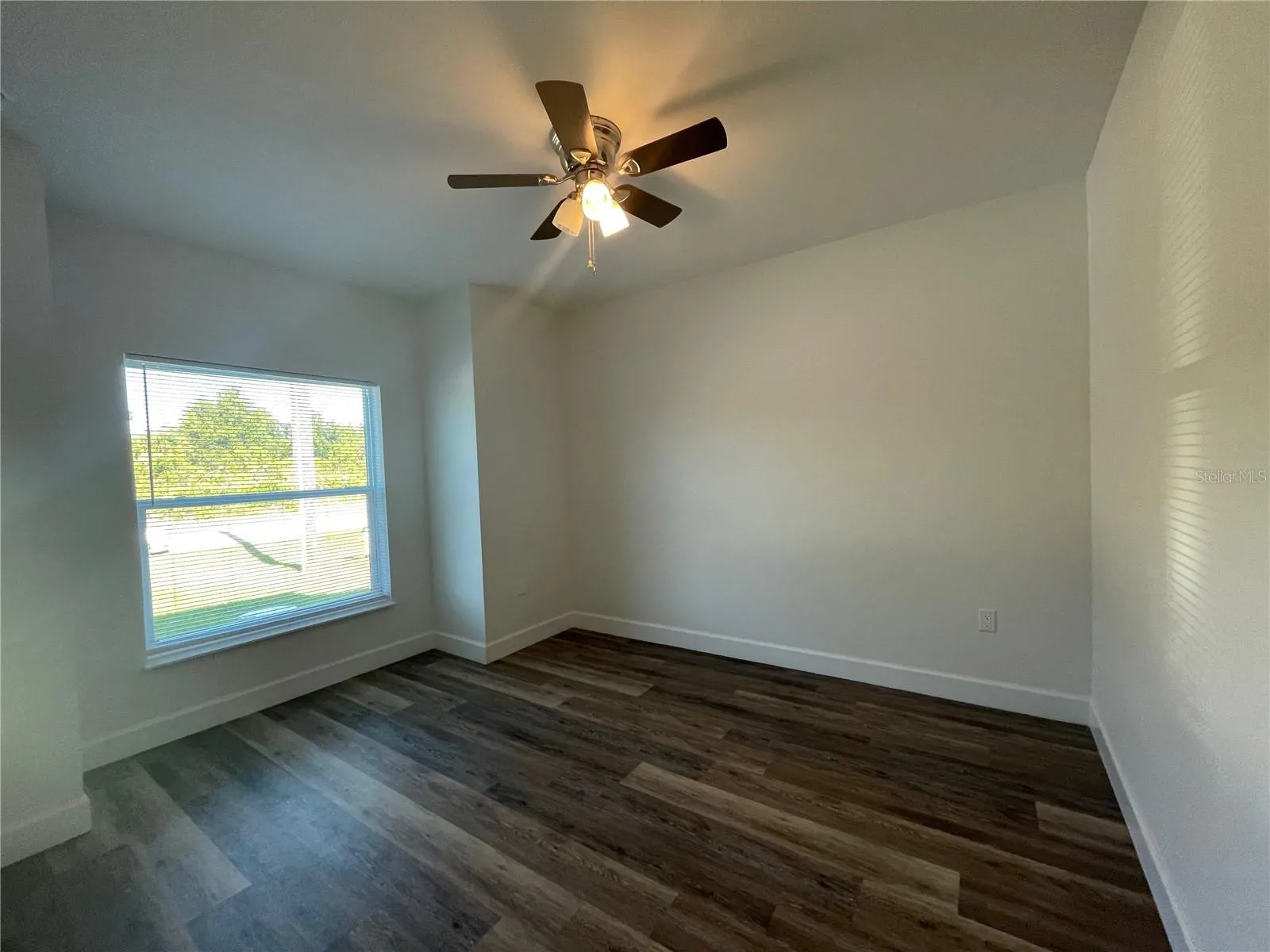 26 DONLON DR