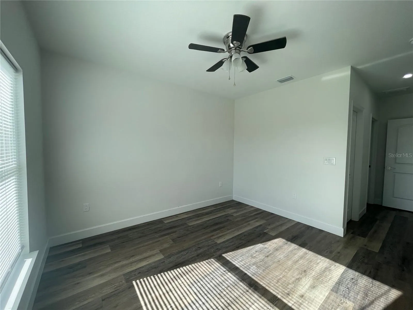 26 DONLON DR