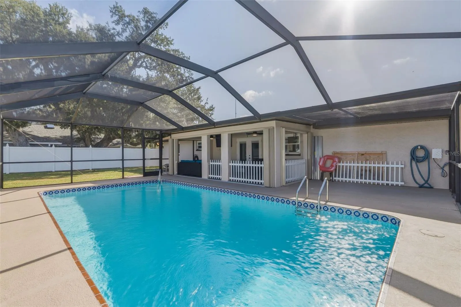 1010 RED BAY TER NW