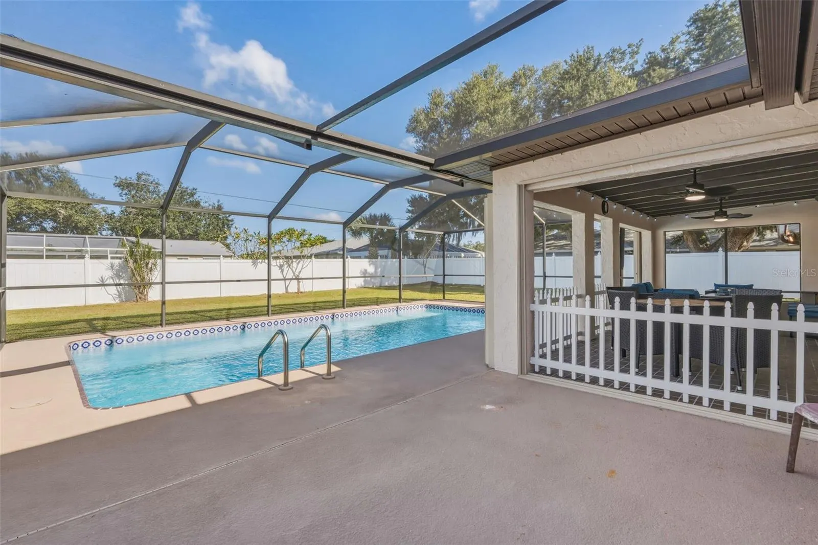 1010 RED BAY TER NW