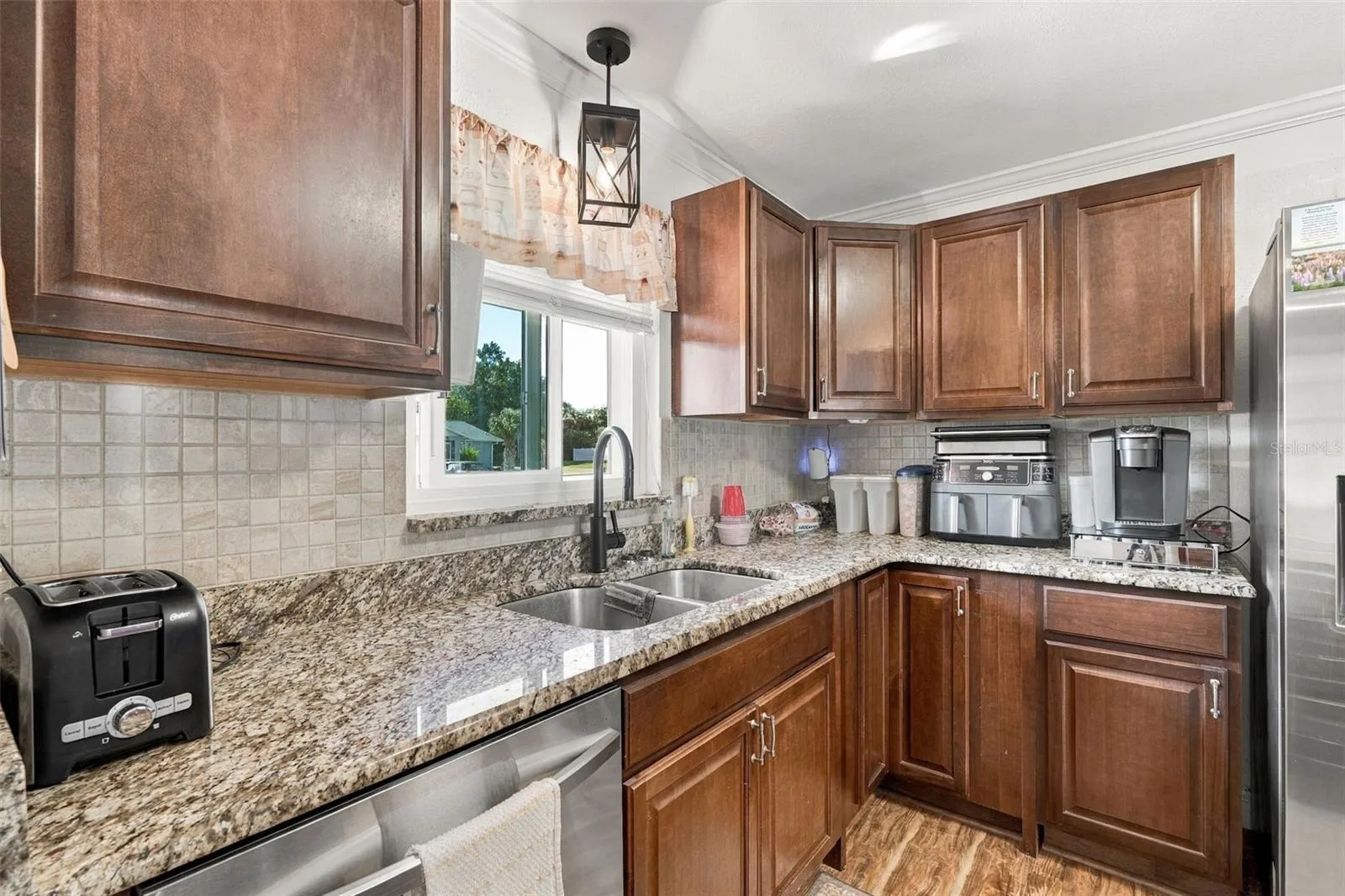 1010 RED BAY TER NW