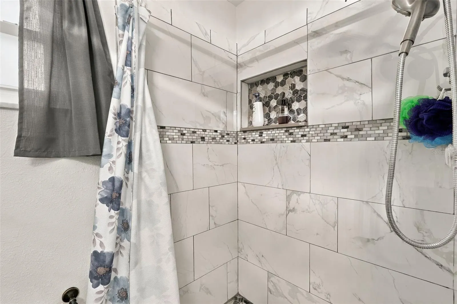 1010 RED BAY TER NW