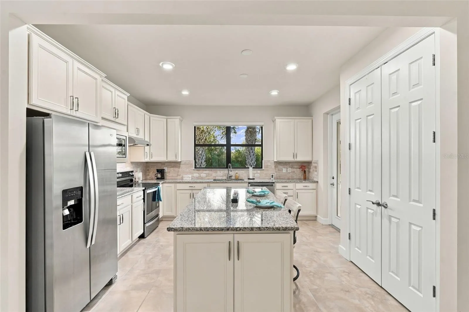 2589 DAISY DR