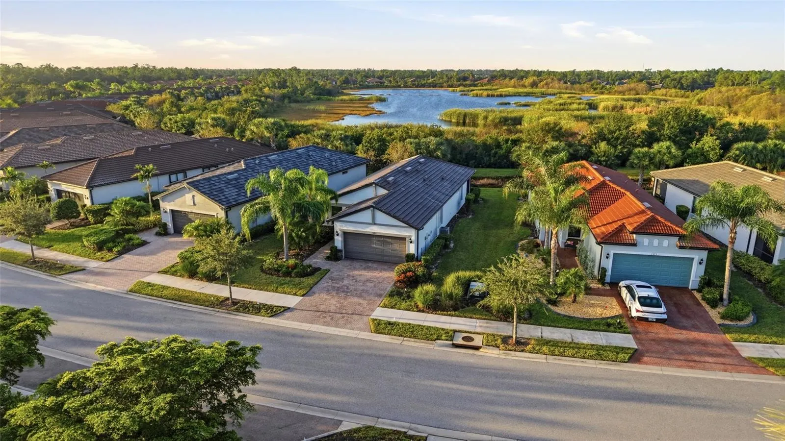 2589 DAISY DR