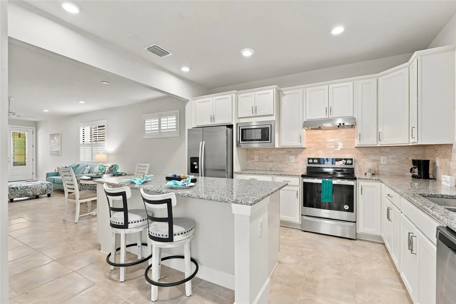 2589 DAISY DR
