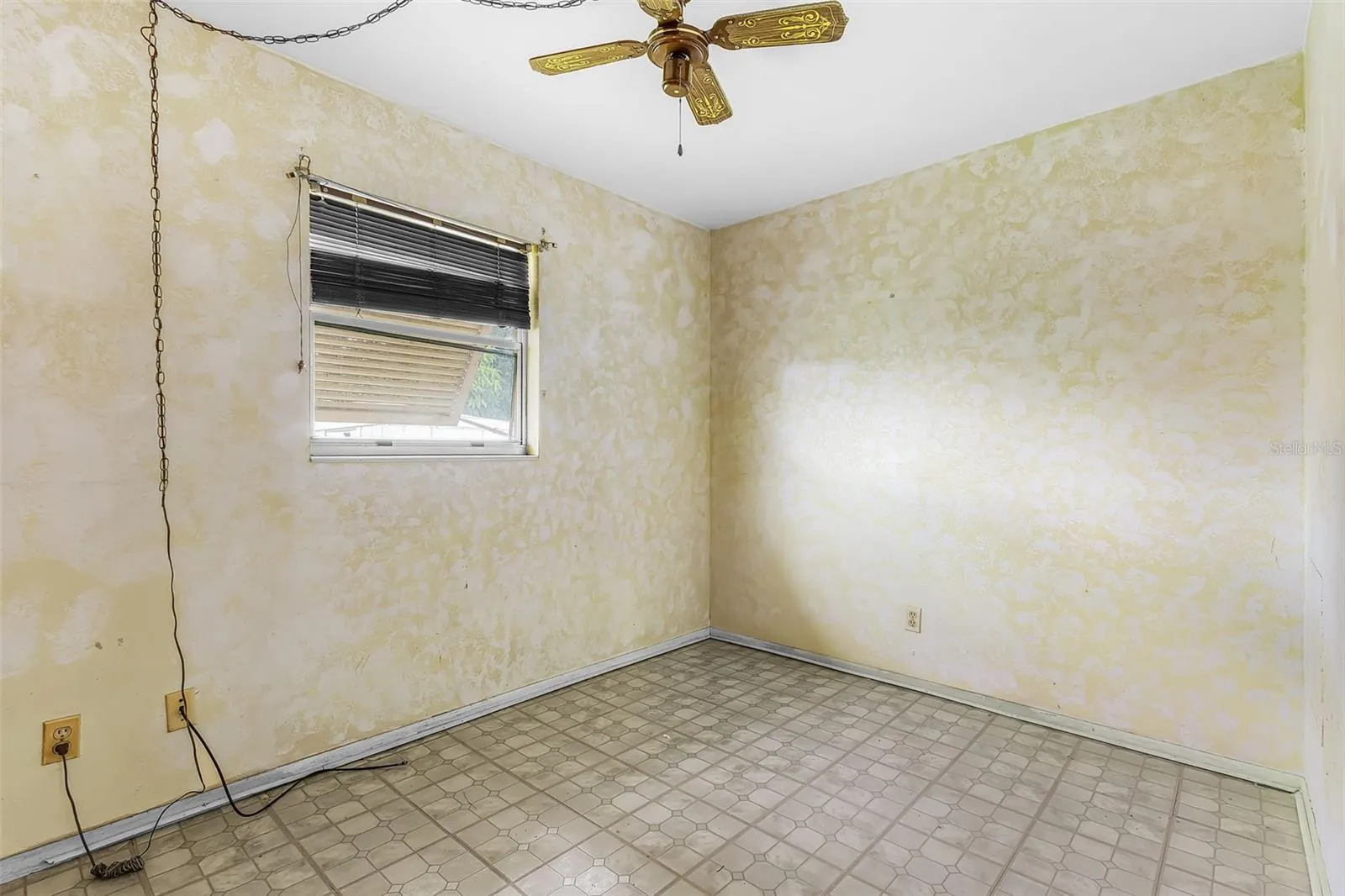 2450 AZTEC DR