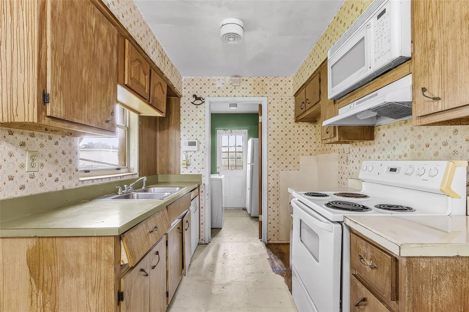 2450 AZTEC DR