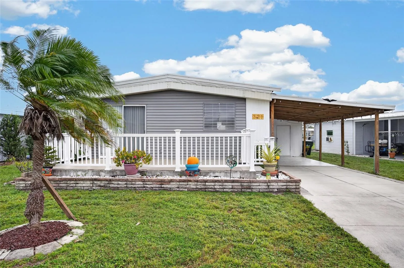 321 LA COSTA