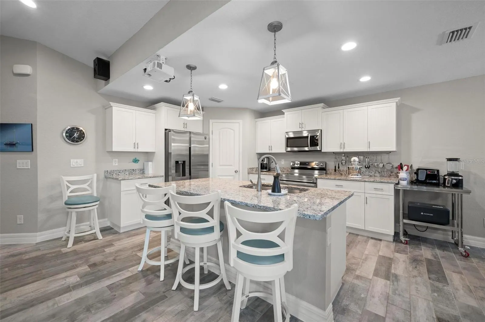 102 ENGLEWOOD CT