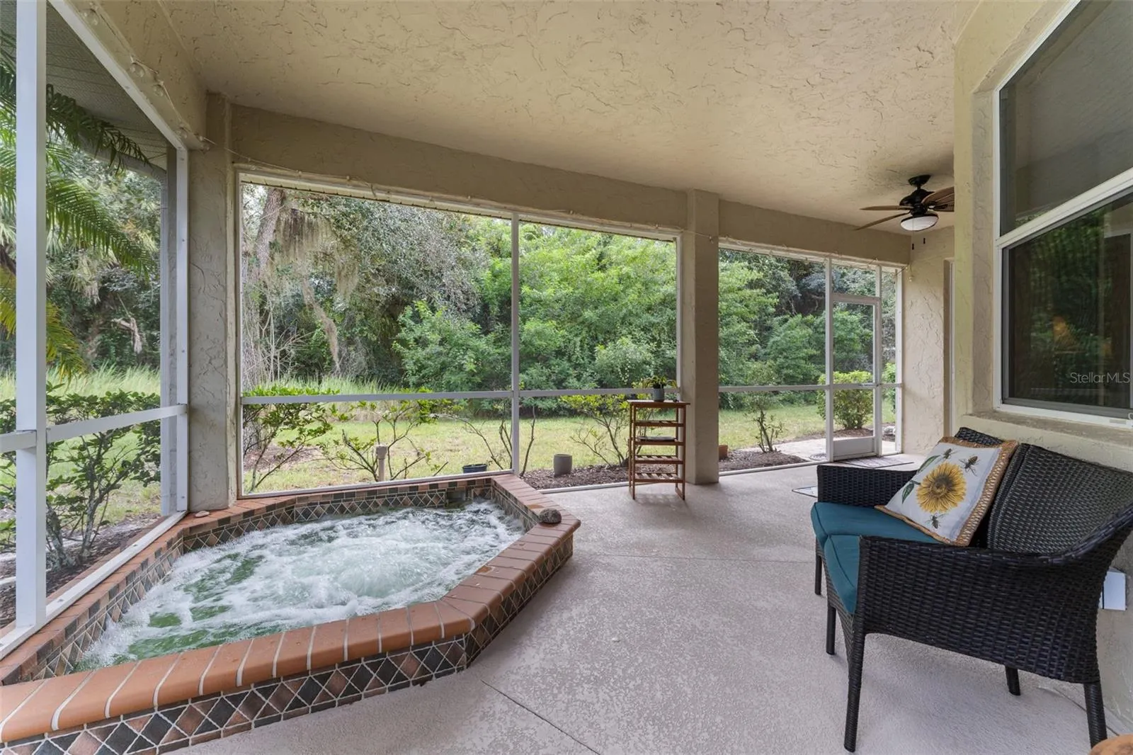 2290 MOSSY OAK DR