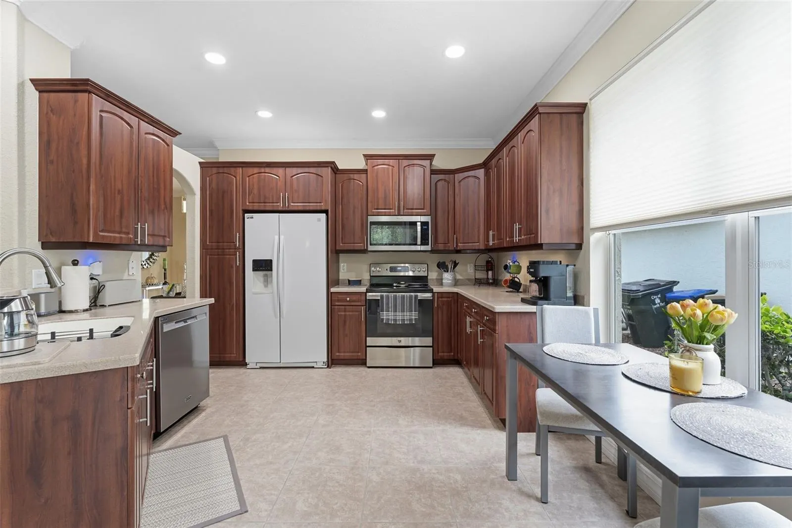 2290 MOSSY OAK DR
