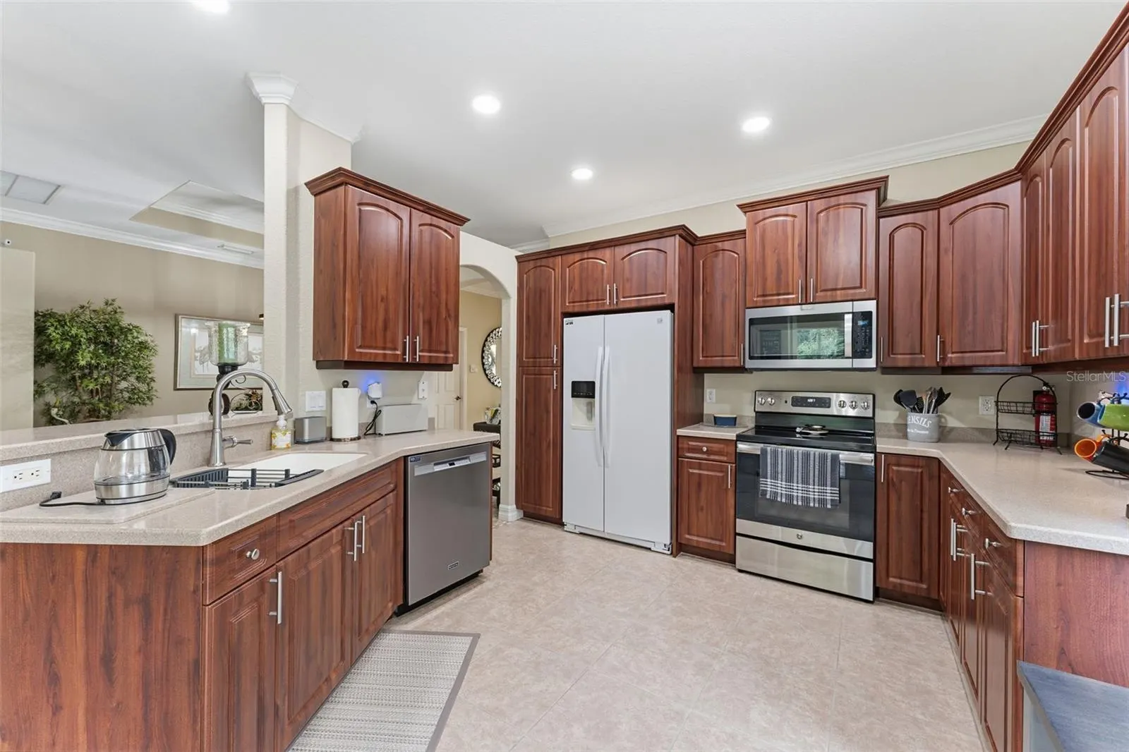 2290 MOSSY OAK DR