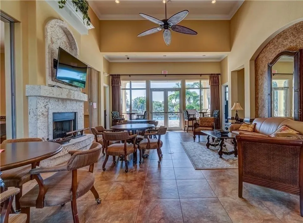 2290 MOSSY OAK DR