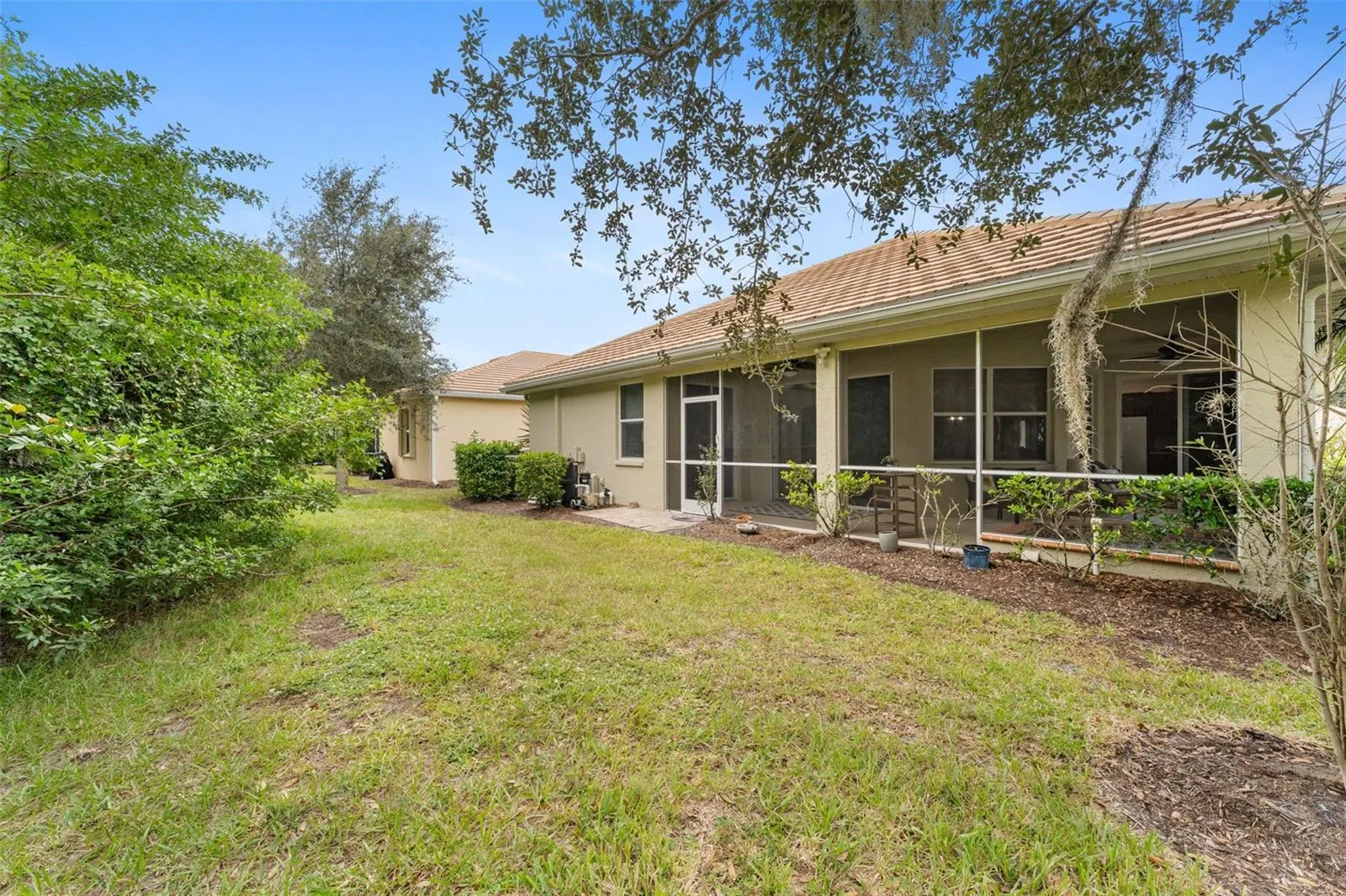 2290 MOSSY OAK DR
