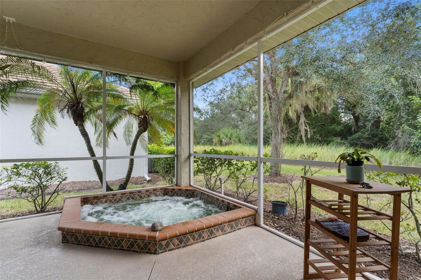 2290 MOSSY OAK DR